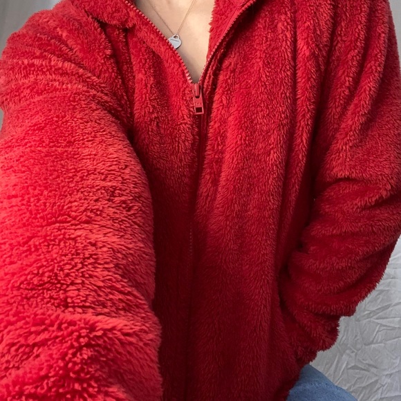 TNA / Aritzia Fuzzy Zip Up - Picture 7 of 9